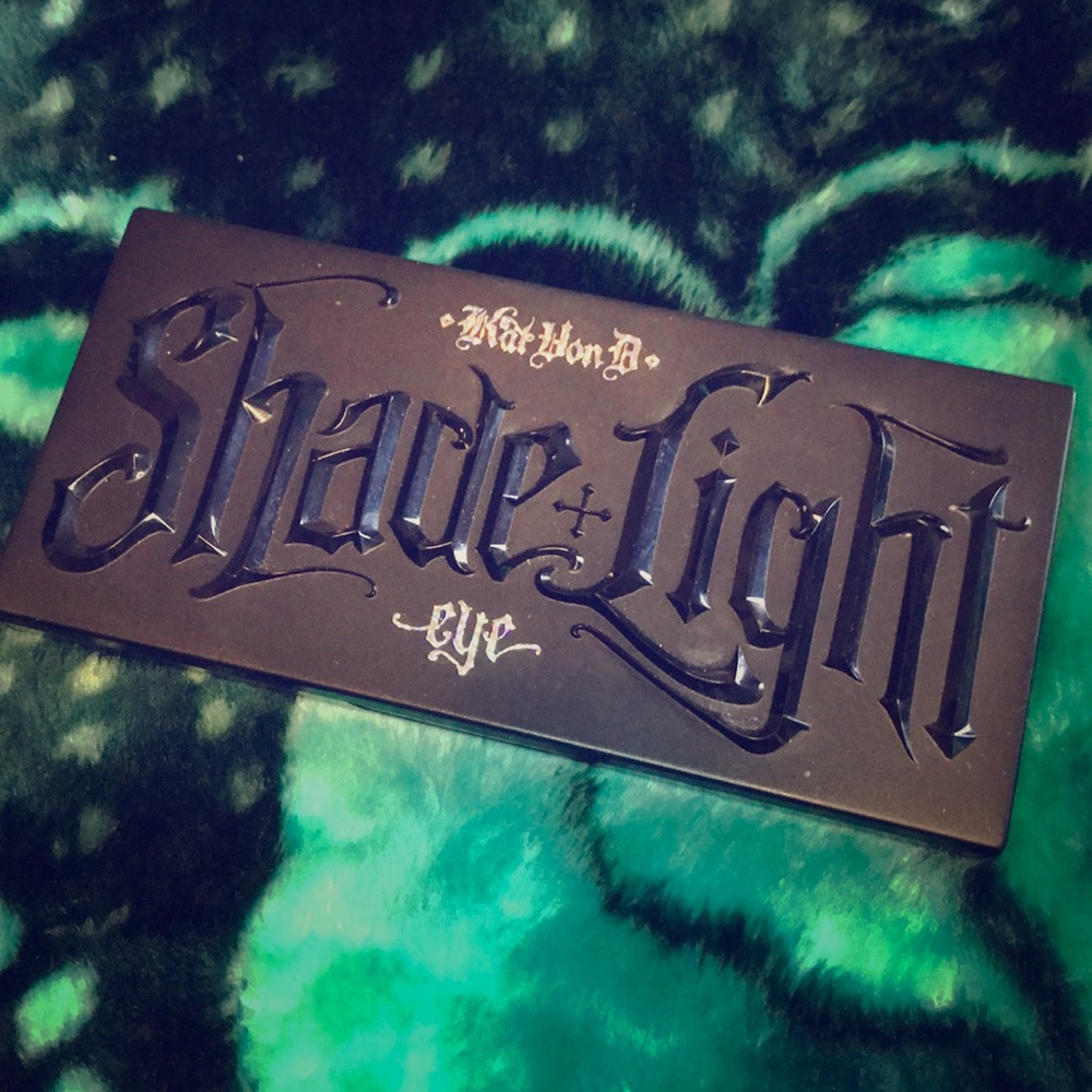Kat Von D Shade and Light Eye Palette
